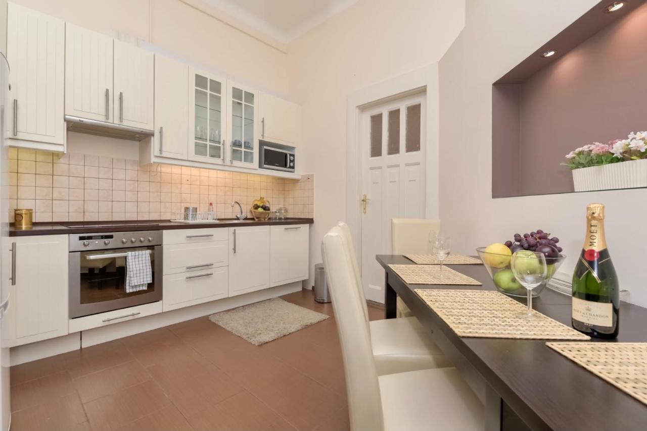Corvina Apartment Budapest With Free Private Parking Extérieur photo