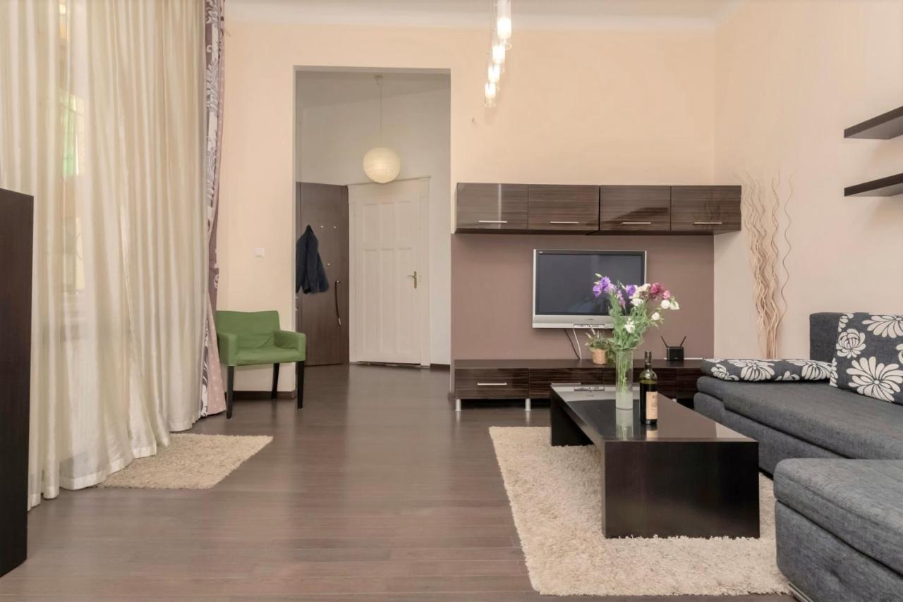 Corvina Apartment Budapest With Free Private Parking Extérieur photo