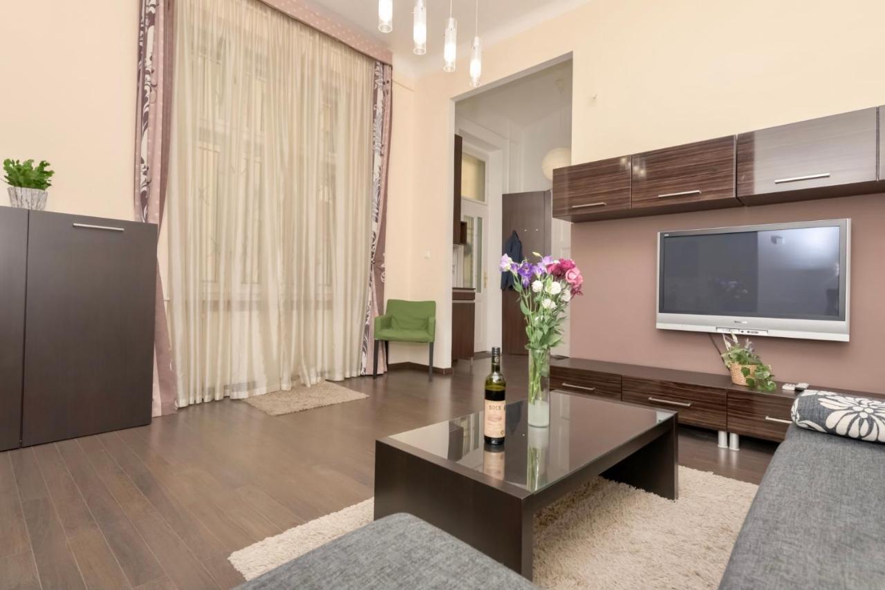 Corvina Apartment Budapest With Free Private Parking Extérieur photo