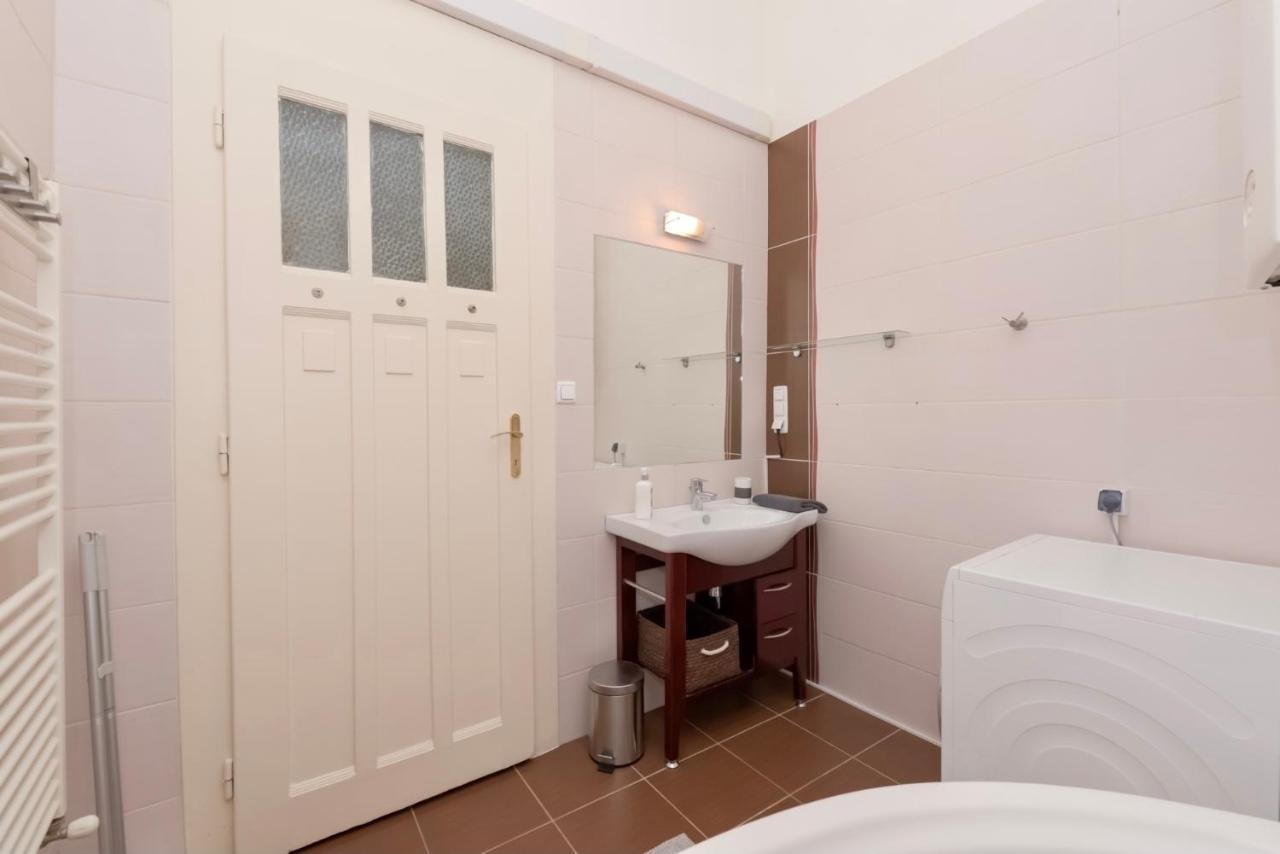 Corvina Apartment Budapest With Free Private Parking Extérieur photo