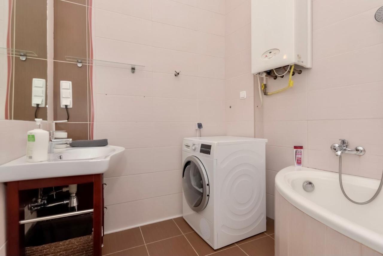 Corvina Apartment Budapest With Free Private Parking Extérieur photo